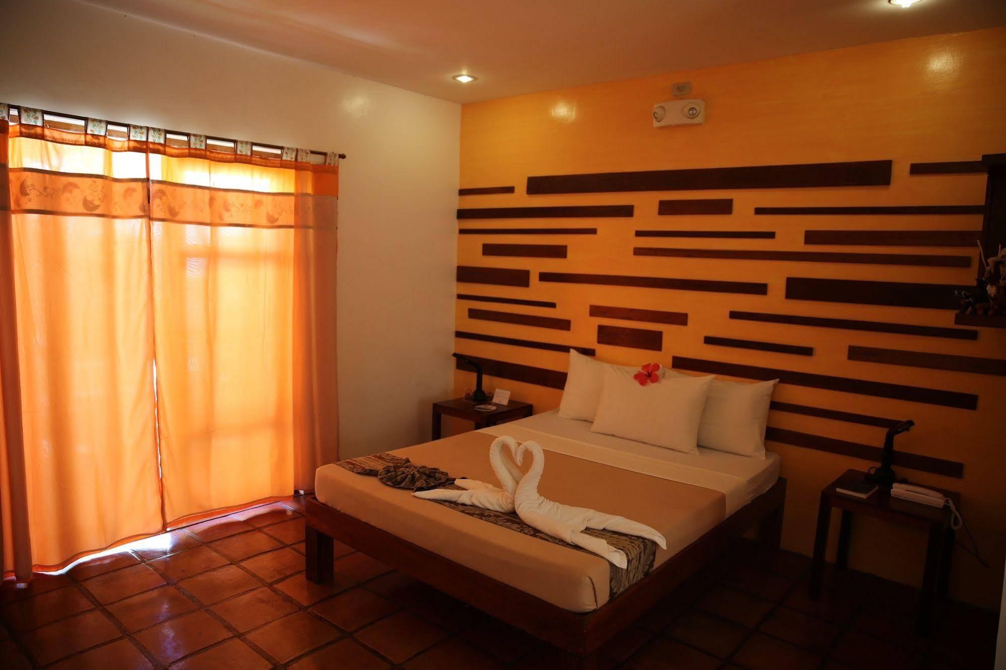 Acacia Tree Garden Hotel Puerto Princesa Buitenkant foto